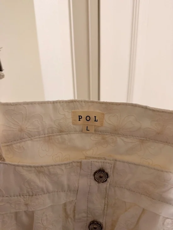 POL White Tiered Mini Dress with Pastel Floral Panels - Picture 4 of 4